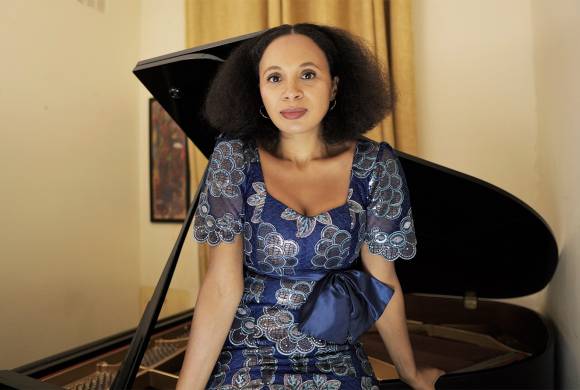 Pianiste Rebeca Omordia: ‘Mijn zoektocht voerde over het hele continent’