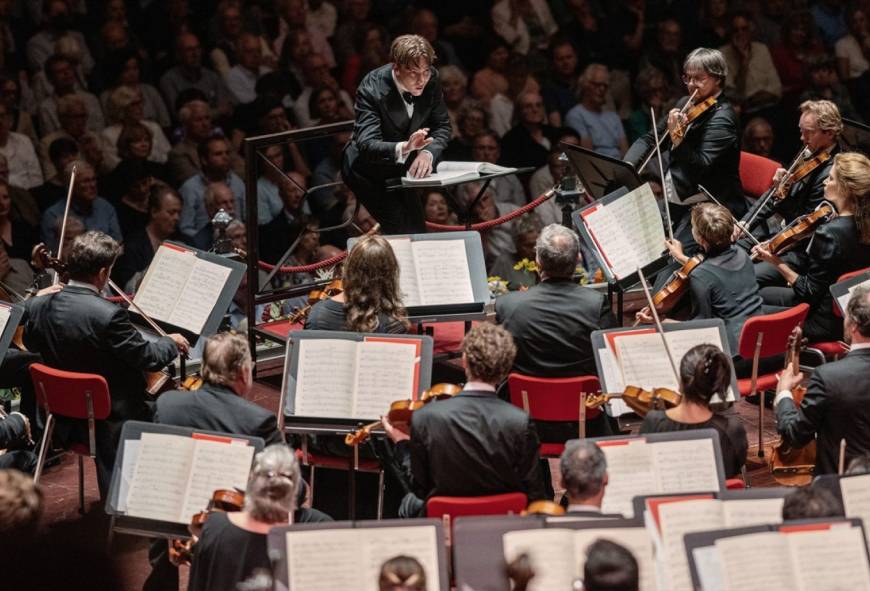 Mäkelä leidt Concertgebouworkest in Mozart, Jolas en Larcher