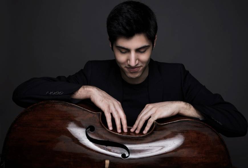 Kian Soltani speelt Elgars Celloconcert, Paavo Järvi dirigeert Sjostakovitsj' Vijfde