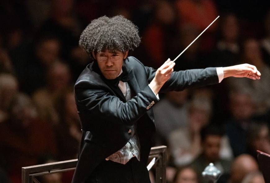 Rafael Payare leidt het Concertgebouworkest in Sjostakovitsj’ Symfonie nr. 10