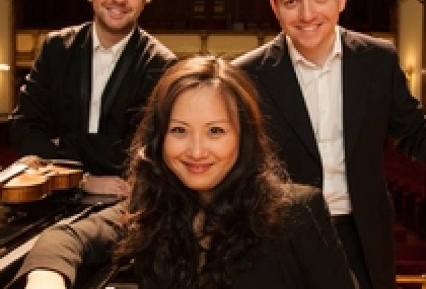 SITKOVETSKY TRIO SPEELT RAVEL