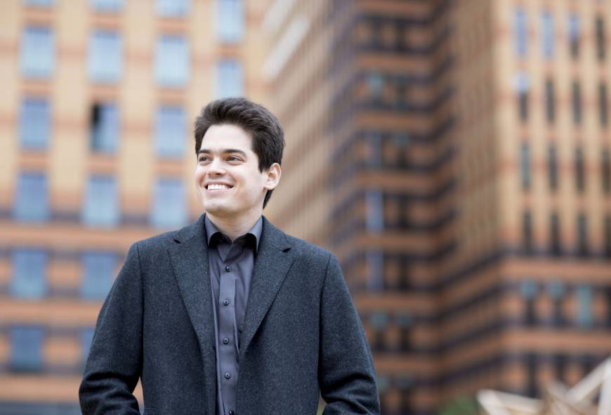 Lahav Shani met Bach en Schönberg bij het Concertgebouworkest