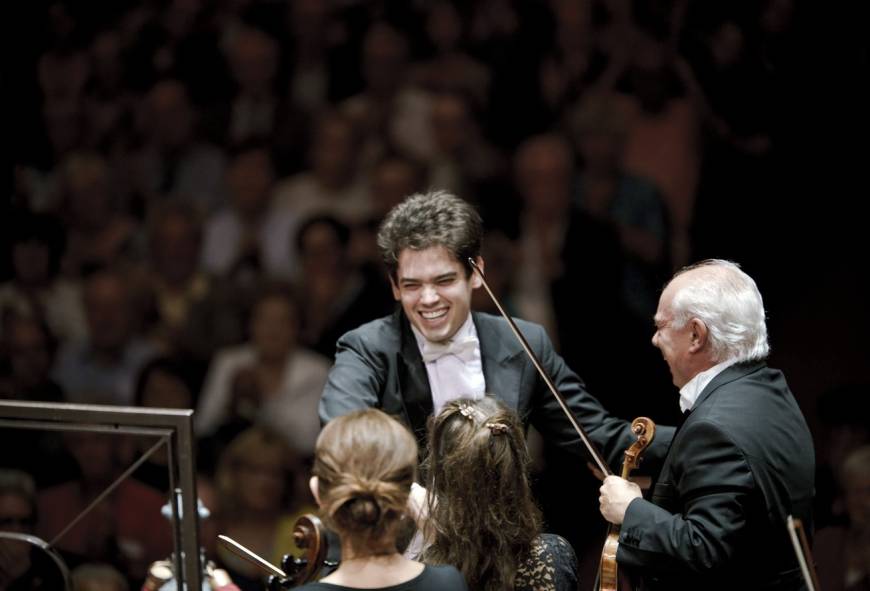 Lahav Shani dirigeert Prokofjev en Sjostakovitsj