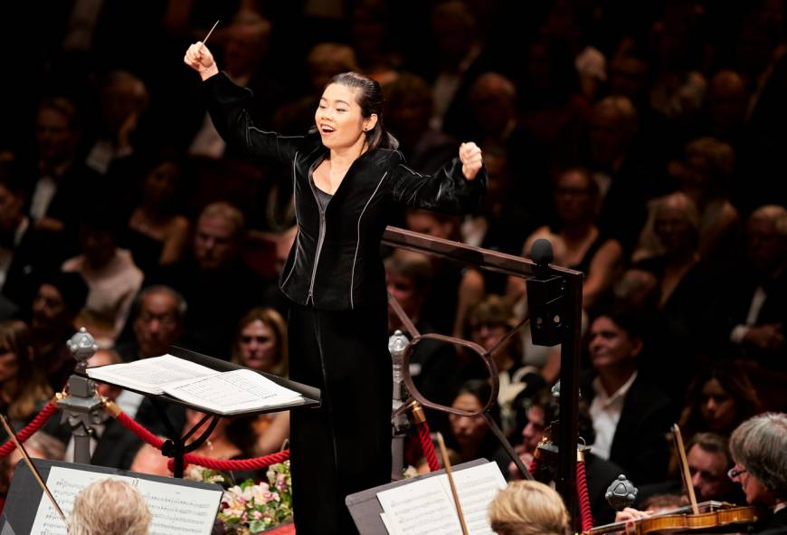 Elim Chan dirigeert Tsjaikovski bij het Concertgebouworkest