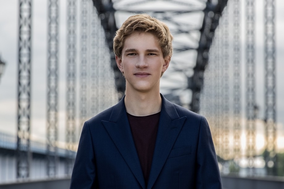 Pianist Jan Lisiecki: ‘Je zult mij nooit zien met een koptelefoon op’