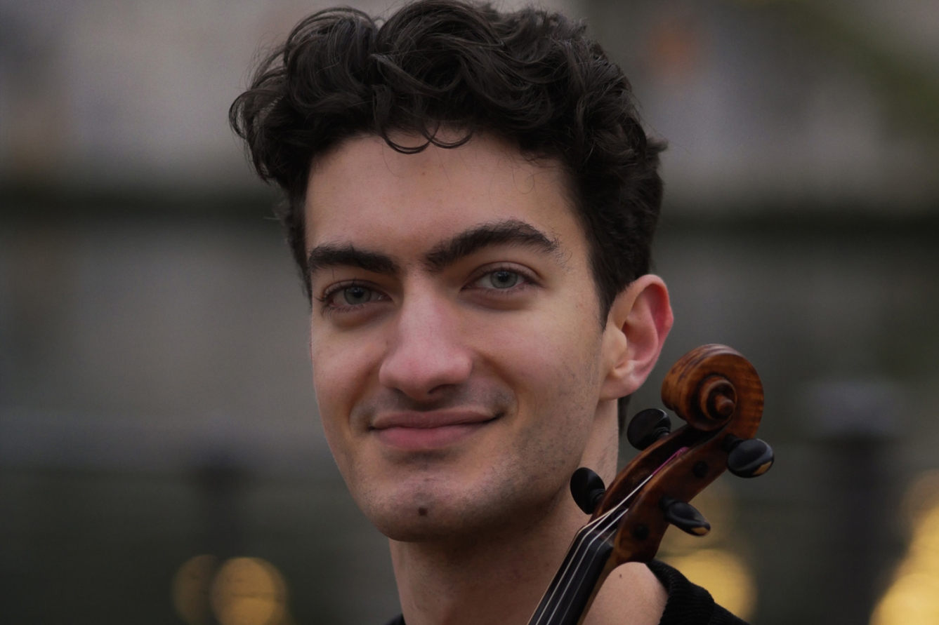 Violist Stephen Waarts: ‘Er zitten schijnbaar stukjes goud in mijn vioolhars’