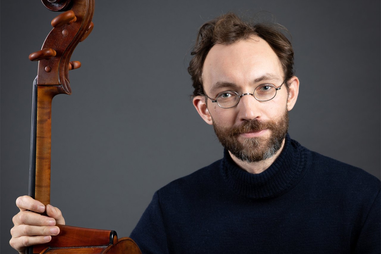 Cellist Sietse-Jan Weijenberg: ‘Die kurken vond ik met nieuwjaarsdag op straat’