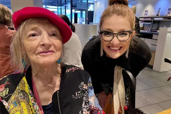 Barbara Thompson en Jess Gillam in maart 2022