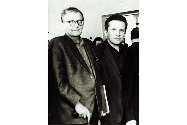 Dmitri Sjostakovitsj en Mieczysław Weinberg samen in Moskou