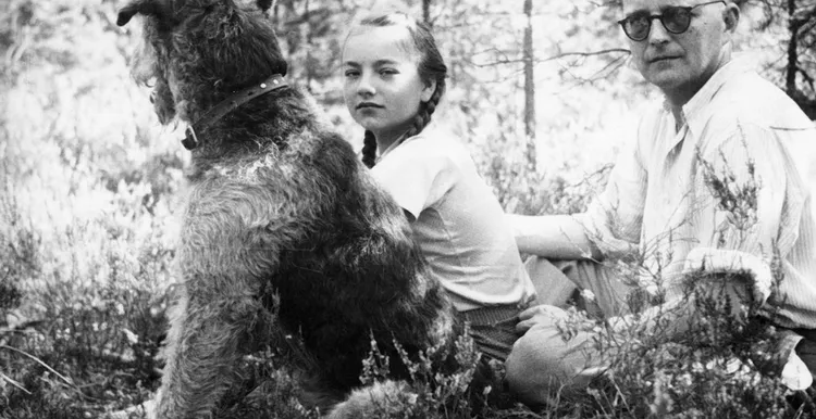 Dmitri Sjostakovitsj met dochter Galya, Komarovo 1948